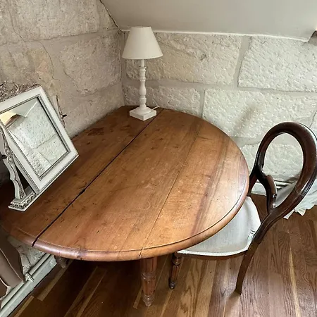 La Maison Bleue Apartment *