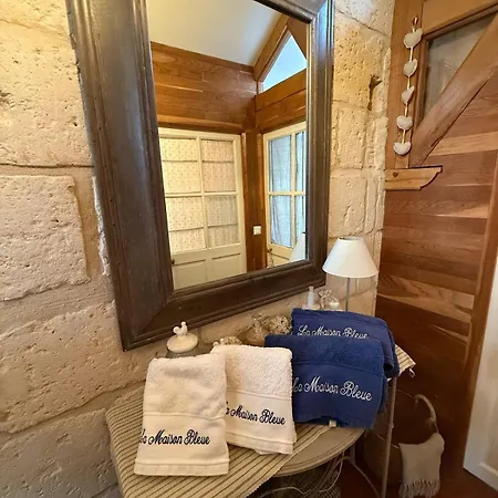 Apartment La Maison Bleue