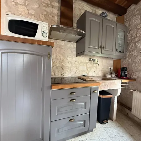 Apartment La Maison Bleue Tracy-le-Mont