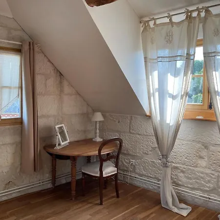 La Maison Bleue Tracy-le-Mont