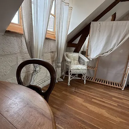 La Maison Bleue Apartment *
